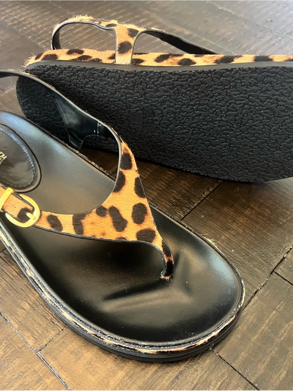 ZARA Leopard Print Thong Sandals with Black Footbed - Picture 3 of 3